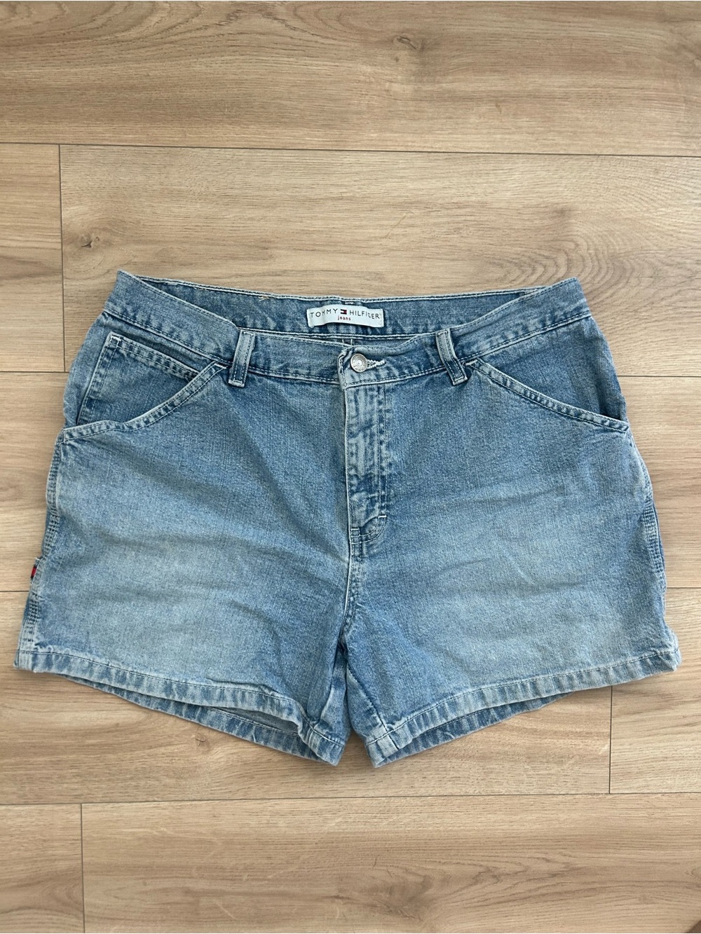 VINTAGE Tommy Hilfiger Light Blue Denim High-Rise Jean Shorts - Picture 4 of 4